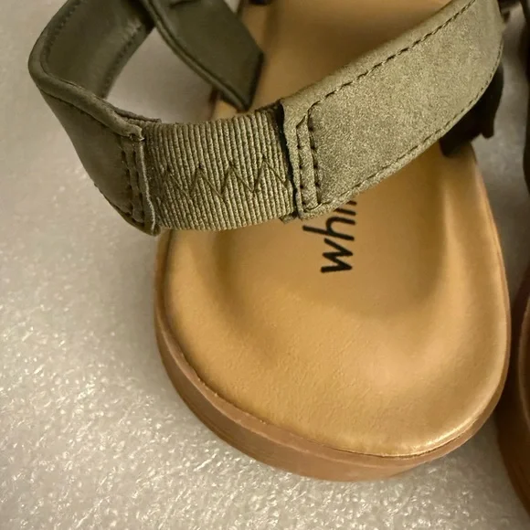 OLIVE GREEN Strappy Comfort Sandals - Size 8.5 - Picture 14 of 15